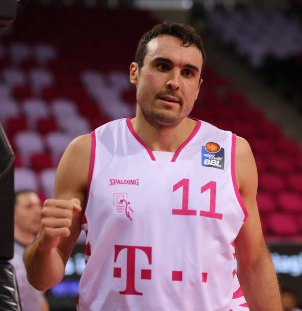 中国U15男法国拉练取得2胜2负战绩.