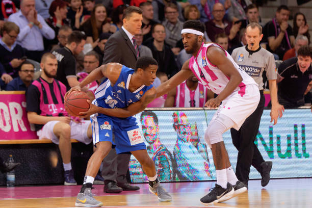 通过精准的 通过精准的