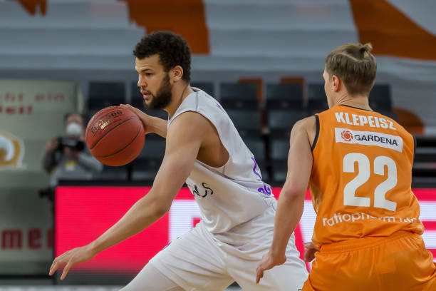 欧转投纽卡 欧转投纽卡